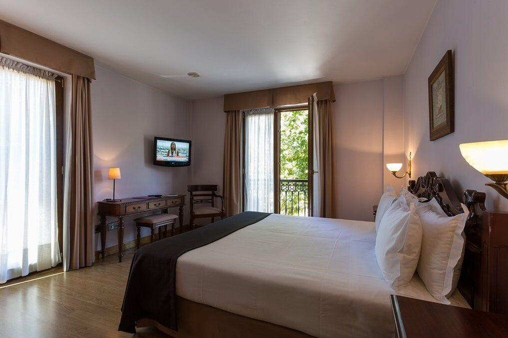 Ayre Hotel Alfonso II Οβιέδο Εξωτερικό φωτογραφία
