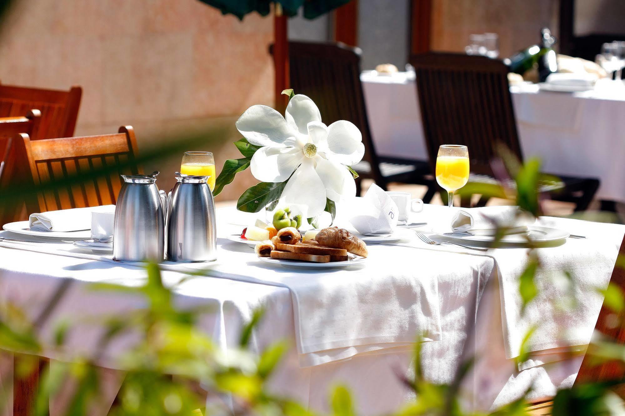 Ayre Hotel Alfonso II Οβιέδο Εξωτερικό φωτογραφία