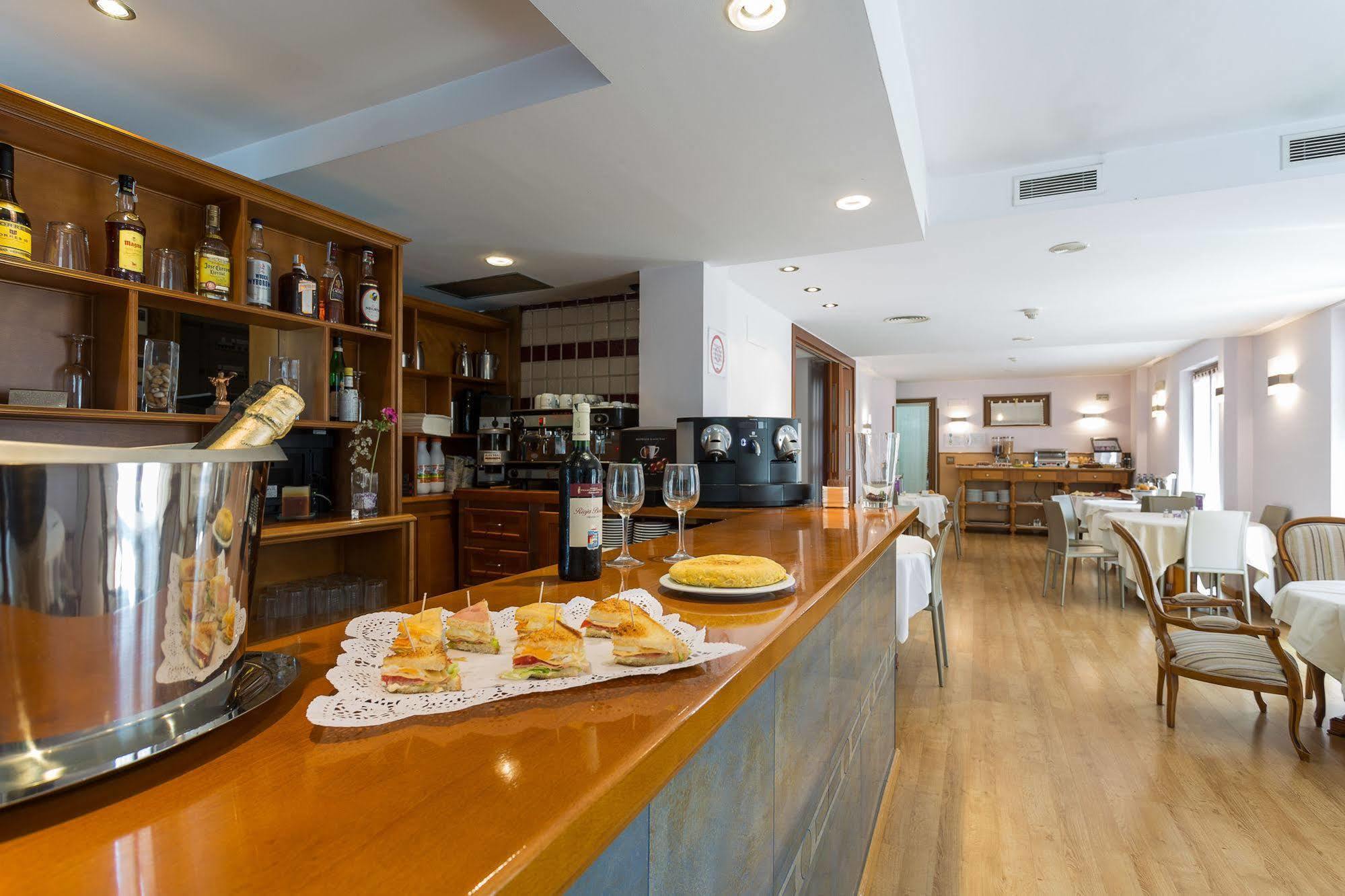 Ayre Hotel Alfonso II Οβιέδο Εξωτερικό φωτογραφία