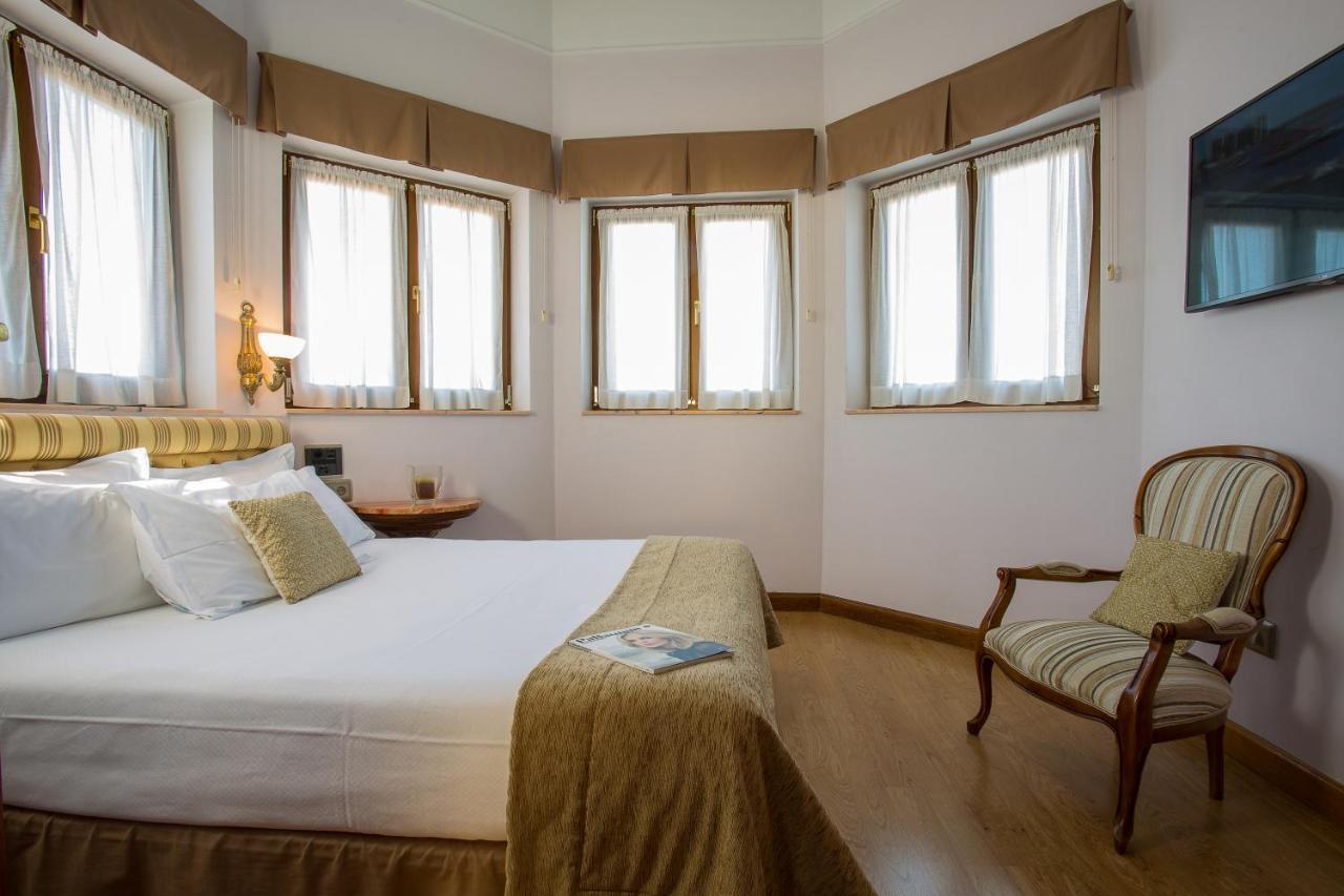 Ayre Hotel Alfonso II Οβιέδο Εξωτερικό φωτογραφία